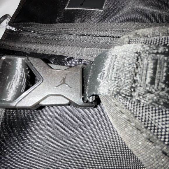 Air Jordan Collaborator Fanny Pack Belt Bag 'Black' 9A0331-023 - Picture 9 of 16